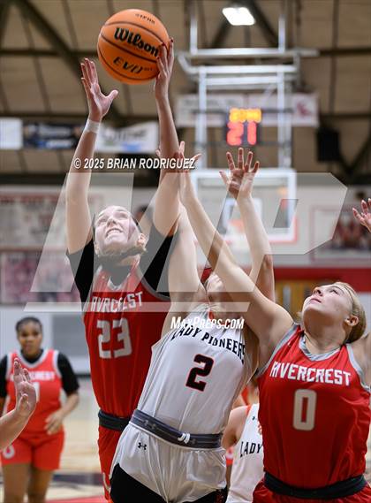 Thumbnail 1 in Batesville vs. Rivercrest (Cavenaugh Classic) photogallery.