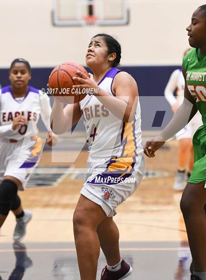 Thumbnail 1 in Brackenridge Vs Houston [Sam] (SAISD Invitational) photogallery.