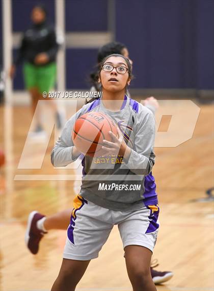 Thumbnail 1 in Brackenridge Vs Houston [Sam] (SAISD Invitational) photogallery.