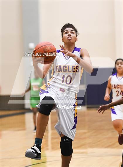 Thumbnail 3 in Brackenridge Vs Houston [Sam] (SAISD Invitational) photogallery.