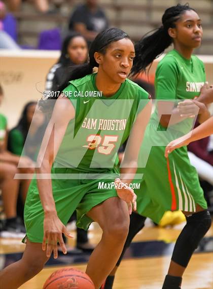 Thumbnail 3 in Brackenridge Vs Houston [Sam] (SAISD Invitational) photogallery.