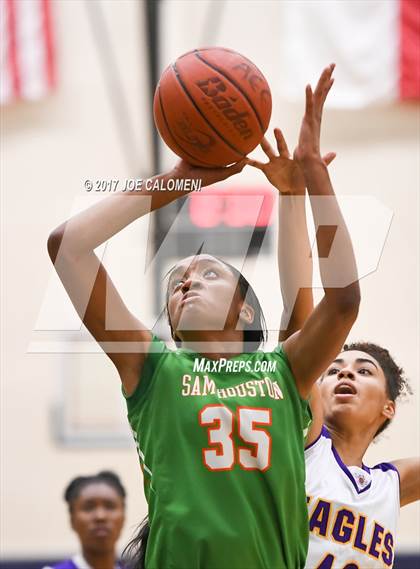 Thumbnail 1 in Brackenridge Vs Houston [Sam] (SAISD Invitational) photogallery.