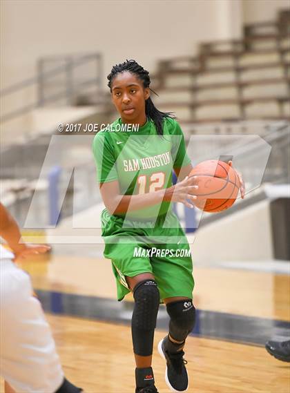 Thumbnail 2 in Brackenridge Vs Houston [Sam] (SAISD Invitational) photogallery.