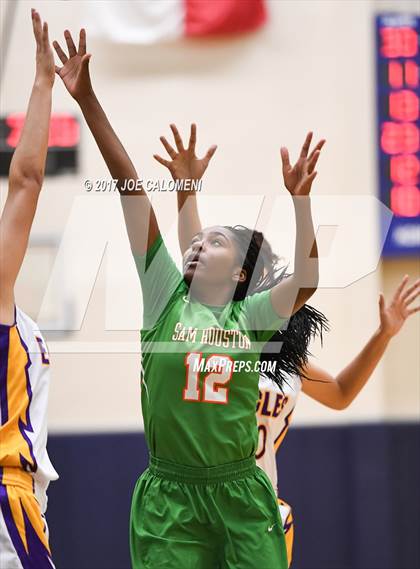Thumbnail 3 in Brackenridge Vs Houston [Sam] (SAISD Invitational) photogallery.