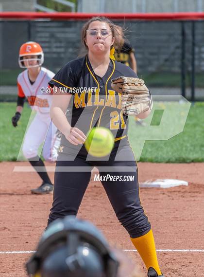 Thumbnail 1 in Milan vs Ryle photogallery.