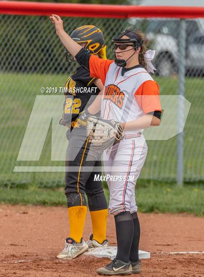 Thumbnail 1 in Milan vs Ryle photogallery.