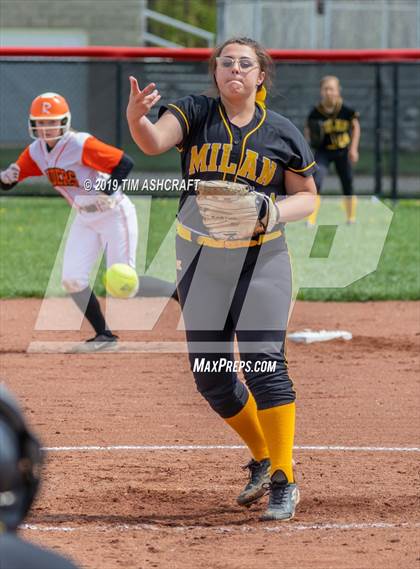 Thumbnail 1 in Milan vs Ryle photogallery.