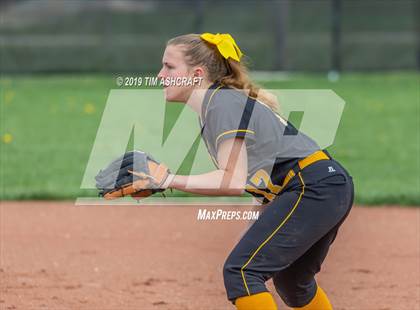 Thumbnail 3 in Milan vs Ryle photogallery.