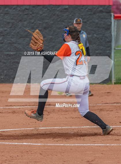 Thumbnail 1 in Milan vs Ryle photogallery.