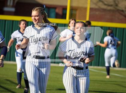 Thumbnail 1 in Collierville @ Arlington photogallery.