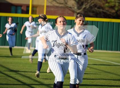 Thumbnail 3 in Collierville @ Arlington photogallery.