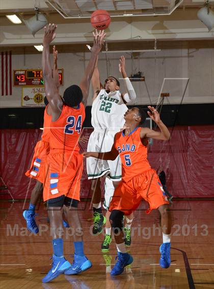Thumbnail 2 in St. Mary's vs. St. Joseph Notre Dame (Father Barry Classic) photogallery.