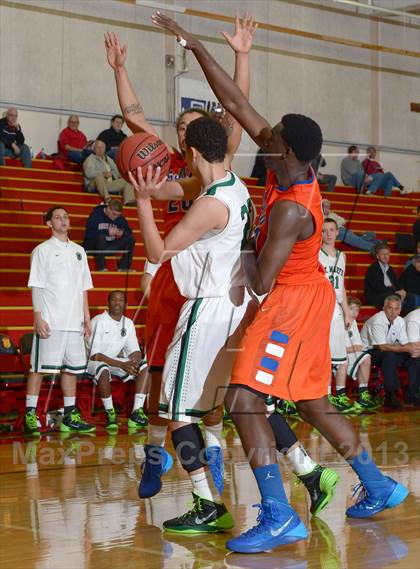 Thumbnail 2 in St. Mary's vs. St. Joseph Notre Dame (Father Barry Classic) photogallery.