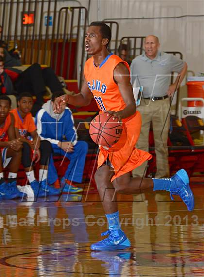 Thumbnail 2 in St. Mary's vs. St. Joseph Notre Dame (Father Barry Classic) photogallery.