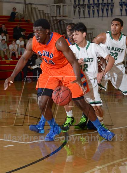 Thumbnail 1 in St. Mary's vs. St. Joseph Notre Dame (Father Barry Classic) photogallery.