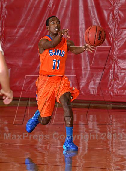 Thumbnail 2 in St. Mary's vs. St. Joseph Notre Dame (Father Barry Classic) photogallery.