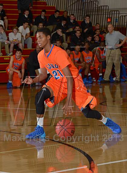 Thumbnail 3 in St. Mary's vs. St. Joseph Notre Dame (Father Barry Classic) photogallery.