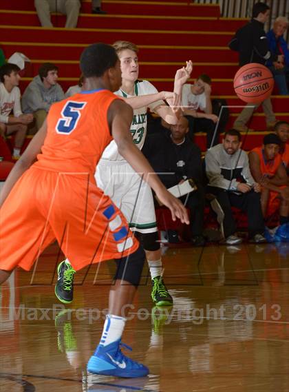 Thumbnail 2 in St. Mary's vs. St. Joseph Notre Dame (Father Barry Classic) photogallery.