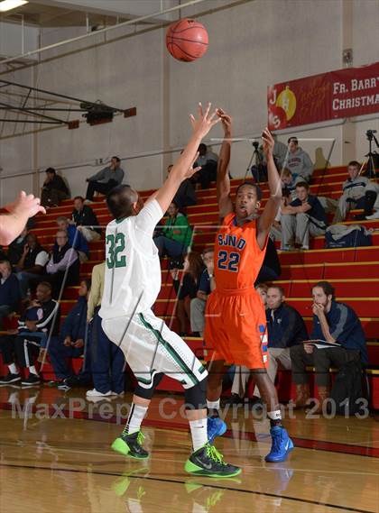 Thumbnail 2 in St. Mary's vs. St. Joseph Notre Dame (Father Barry Classic) photogallery.