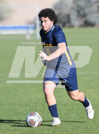 Thumbnail 2 in Phoenix Country Day vs. Phoenix Christian (Senior Night) photogallery.