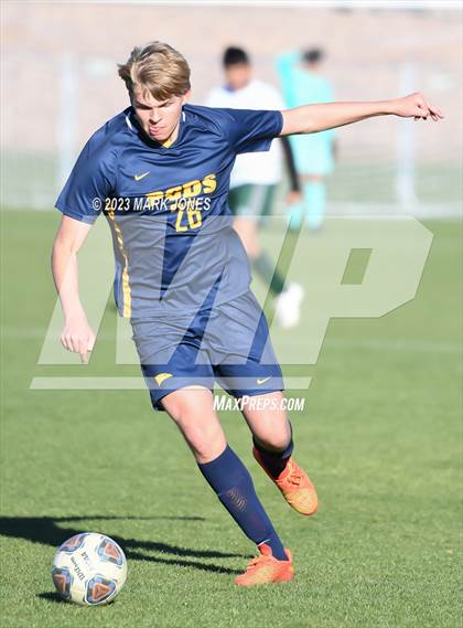 Thumbnail 3 in Phoenix Country Day vs. Phoenix Christian (Senior Night) photogallery.