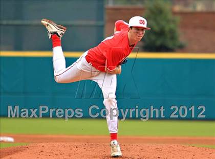 Thumbnail 2 in Harvard-Westlake vs. Mater Dei (National High School Invitational) photogallery.