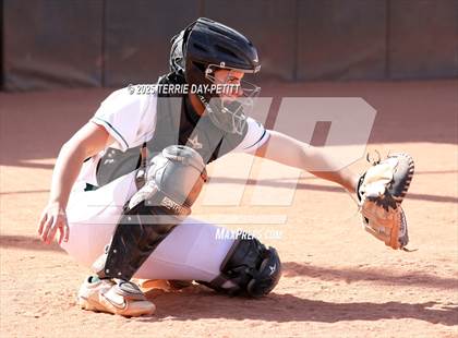 Thumbnail 3 in Paradise Honors vs. Horizon photogallery.
