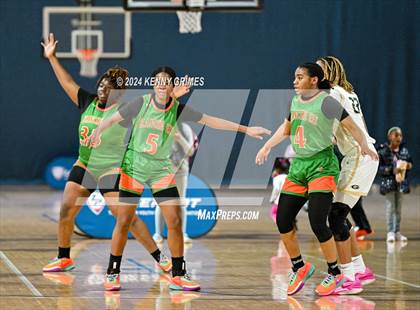 Thumbnail 3 in Blanche Ely vs. Grayson (She Got Game Classic) photogallery.