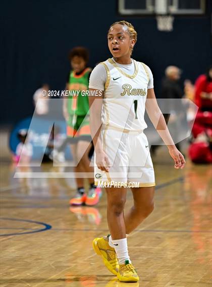 Thumbnail 3 in Blanche Ely vs. Grayson (She Got Game Classic) photogallery.