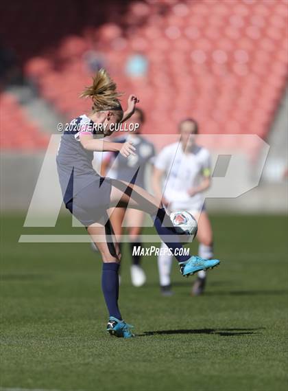 Thumbnail 2 in Bonneville vs. Skyline (UHSAA 5A Semifinal) photogallery.