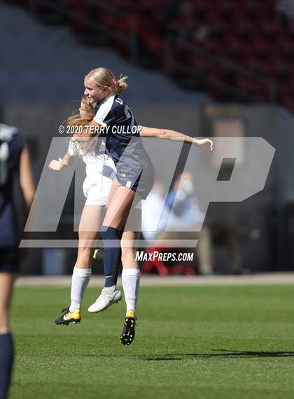 Thumbnail 3 in Bonneville vs. Skyline (UHSAA 5A Semifinal) photogallery.