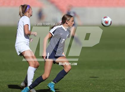 Thumbnail 2 in Bonneville vs. Skyline (UHSAA 5A Semifinal) photogallery.