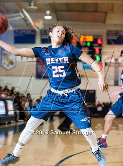 Thumbnail 2 in Beyer vs. El Camino Real (Modesto Christian Holiday Hoops Classic) photogallery.
