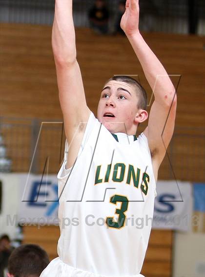 Thumbnail 3 in Archbishop Mitty vs West Linn (Les Schwab Invitational) photogallery.