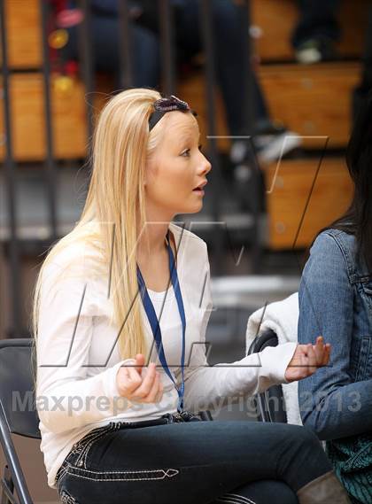 Thumbnail 2 in Archbishop Mitty vs West Linn (Les Schwab Invitational) photogallery.