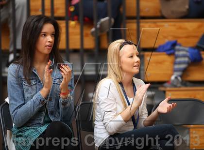 Thumbnail 2 in Archbishop Mitty vs West Linn (Les Schwab Invitational) photogallery.