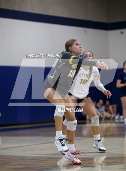 Thumbnail 3 in Temecula Valley @ Linfield Christian photogallery.