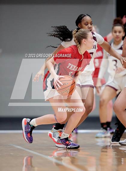 Thumbnail 2 in Northwest vs Mansfield Timberview photogallery.