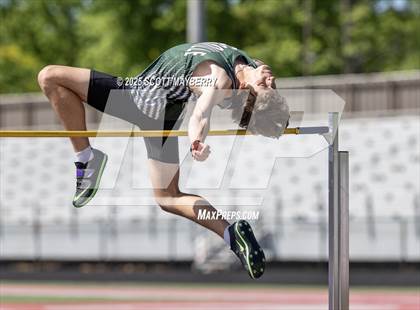 Thumbnail 1 in GCC Track & Field Championships (Day 2) photogallery.