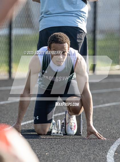 Thumbnail 2 in GCC Track & Field Championships (Day 2) photogallery.