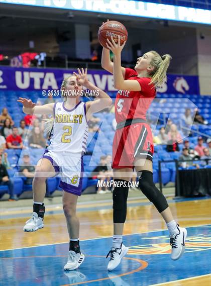 Thumbnail 3 in Argyle vs. Godley (UIL Class 4A Bi-District) photogallery.