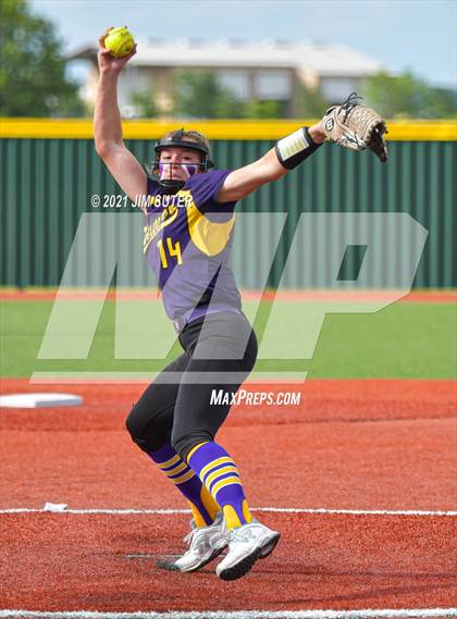 Thumbnail 3 in Weimar vs Thrall (UIL 2A Regional Semifinal Playoff) photogallery.