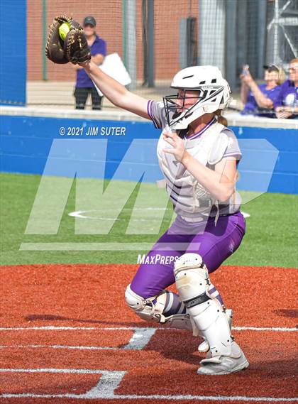 Thumbnail 2 in Weimar vs Thrall (UIL 2A Regional Semifinal Playoff) photogallery.