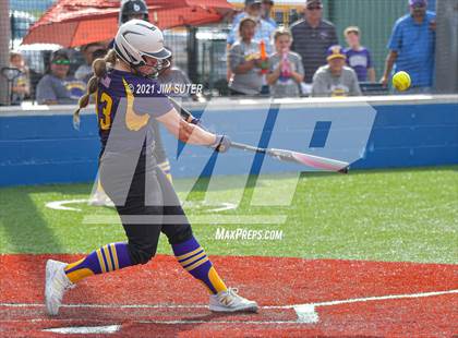 Thumbnail 3 in Weimar vs Thrall (UIL 2A Regional Semifinal Playoff) photogallery.