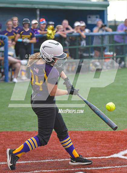 Thumbnail 3 in Weimar vs Thrall (UIL 2A Regional Semifinal Playoff) photogallery.