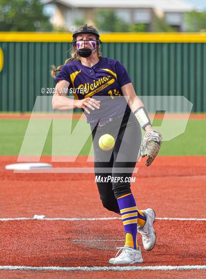 Thumbnail 2 in Weimar vs Thrall (UIL 2A Regional Semifinal Playoff) photogallery.