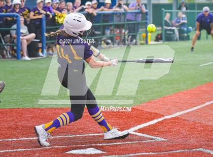 Thumbnail 3 in Weimar vs Thrall (UIL 2A Regional Semifinal Playoff) photogallery.
