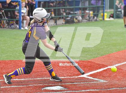 Thumbnail 2 in Weimar vs Thrall (UIL 2A Regional Semifinal Playoff) photogallery.