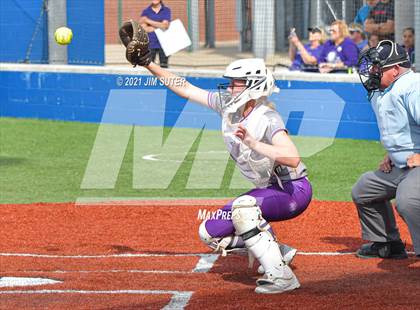 Thumbnail 1 in Weimar vs Thrall (UIL 2A Regional Semifinal Playoff) photogallery.