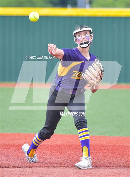 Thumbnail 2 in Weimar vs Thrall (UIL 2A Regional Semifinal Playoff) photogallery.
